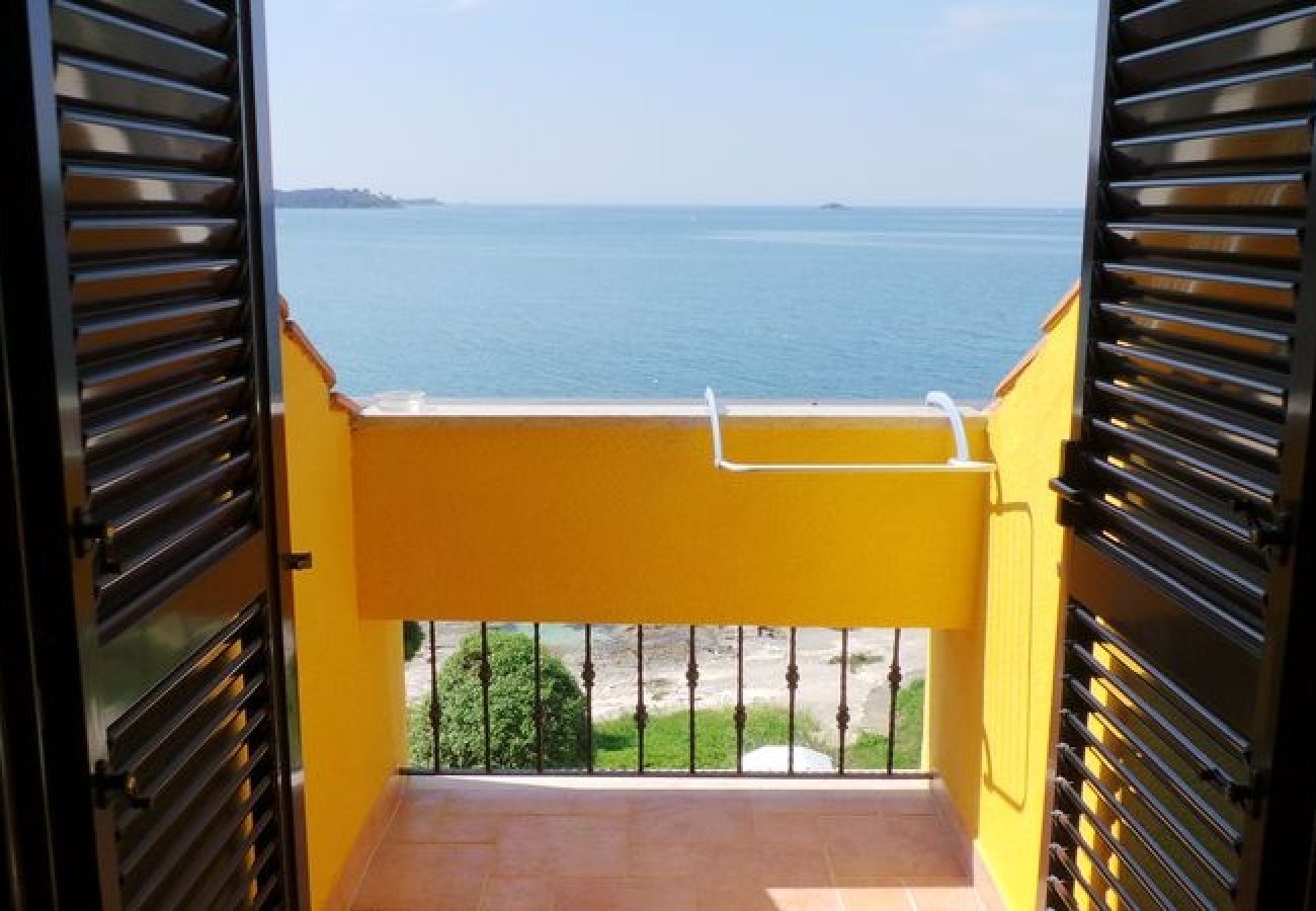 Chambres d'hôtes à Rovinj - Chambre dans Rovinj avec vue mer, Balcon, Climatisation, WIFI (81-3)