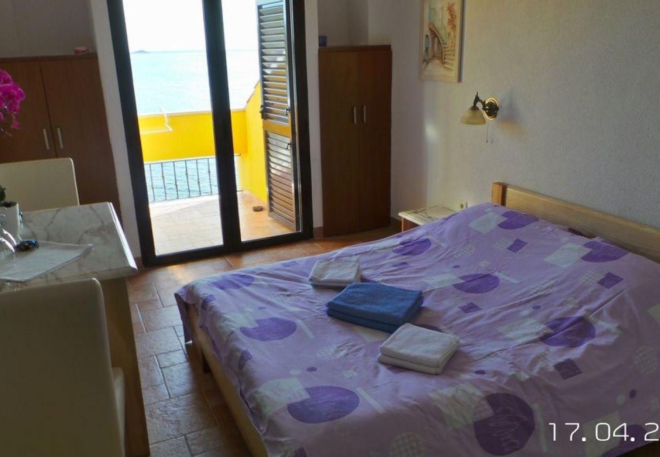 Chambres d'hôtes à Rovinj - Chambre dans Rovinj avec vue mer, Balcon, Climatisation, WIFI (81-3)