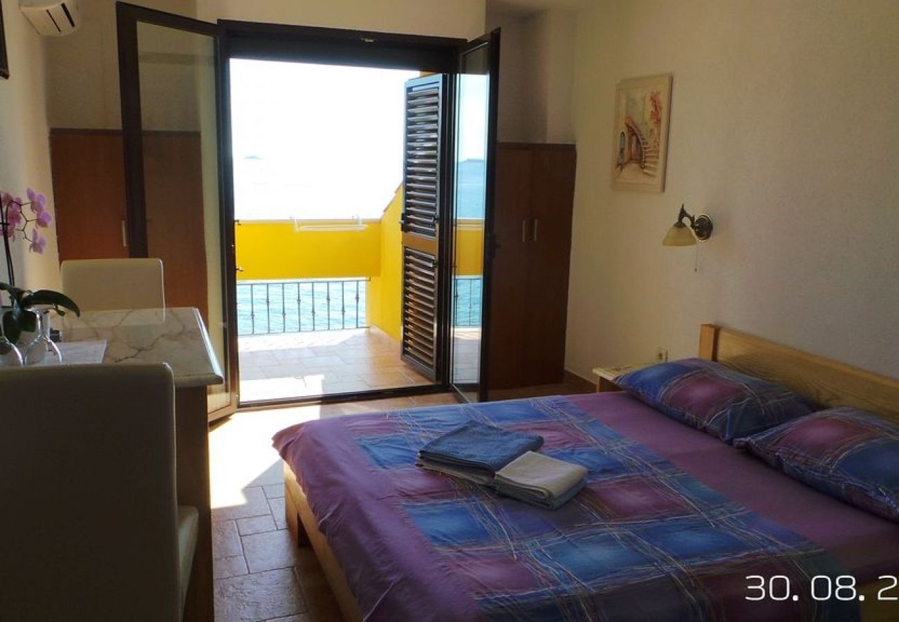 Chambres d'hôtes à Rovinj - Chambre dans Rovinj avec vue mer, Balcon, Climatisation, WIFI (81-4)