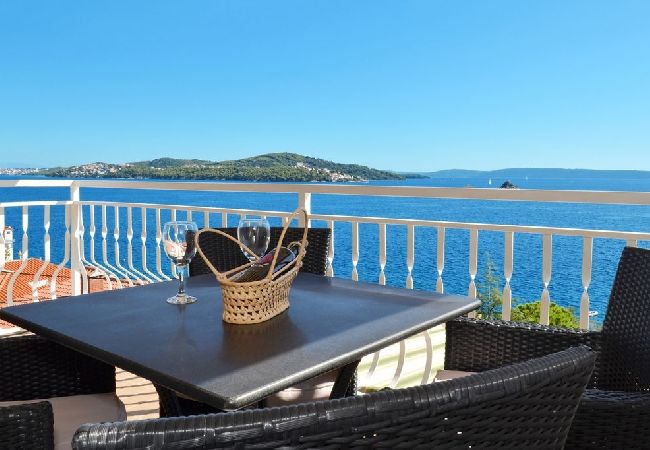Appartement à Seget Vranjica - Appartement dans Seget Vranjica avec vue mer, Balcon, Climatisation, WIFI (91-2) Appartement à Seget Vranjica - Appartement dans Seget Vranjica avec vue mer, Balcon, Climatisation, WIFI (91-2)