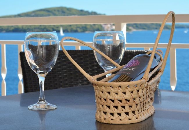 Appartement à Seget Vranjica - Appartement dans Seget Vranjica avec vue mer, Balcon, Climatisation, WIFI (91-2) Appartement à Seget Vranjica - Appartement dans Seget Vranjica avec vue mer, Balcon, Climatisation, WIFI (91-2)