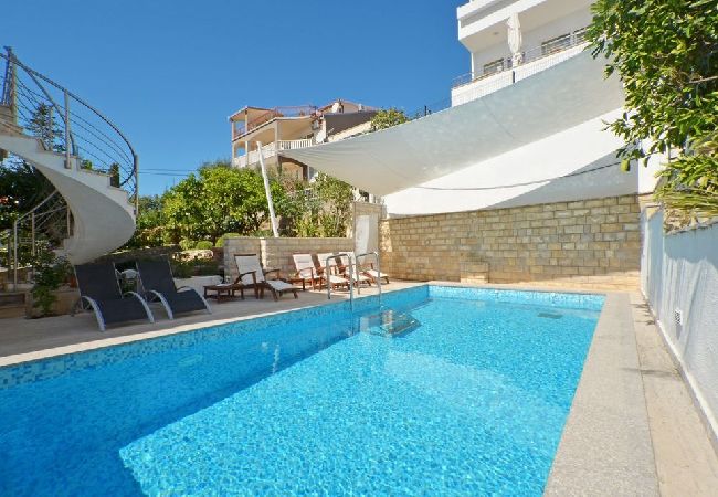 Appartement à Seget Vranjica - Appartement dans Seget Vranjica avec vue mer, Balcon, Climatisation, WIFI (91-2) Appartement à Seget Vranjica - Appartement dans Seget Vranjica avec vue mer, Balcon, Climatisation, WIFI (91-2)