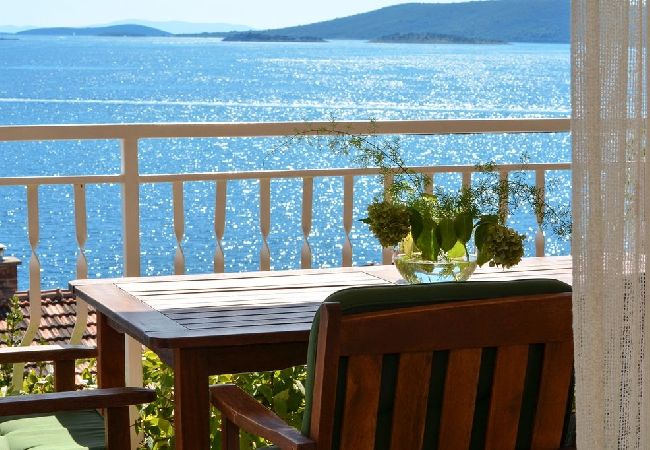 Appartement à Seget Vranjica - Appartement dans Seget Vranjica avec vue mer, Balcon, Climatisation, WIFI (91-3) Appartement à Seget Vranjica - Appartement dans Seget Vranjica avec vue mer, Balcon, Climatisation, WIFI (91-3)