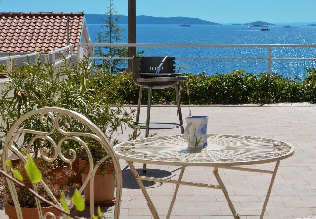 Appartement à Seget Vranjica - Appartement dans Seget Vranjica avec vue mer, Balcon, Climatisation, WIFI (91-3) Appartement à Seget Vranjica - Appartement dans Seget Vranjica avec vue mer, Balcon, Climatisation, WIFI (91-3)