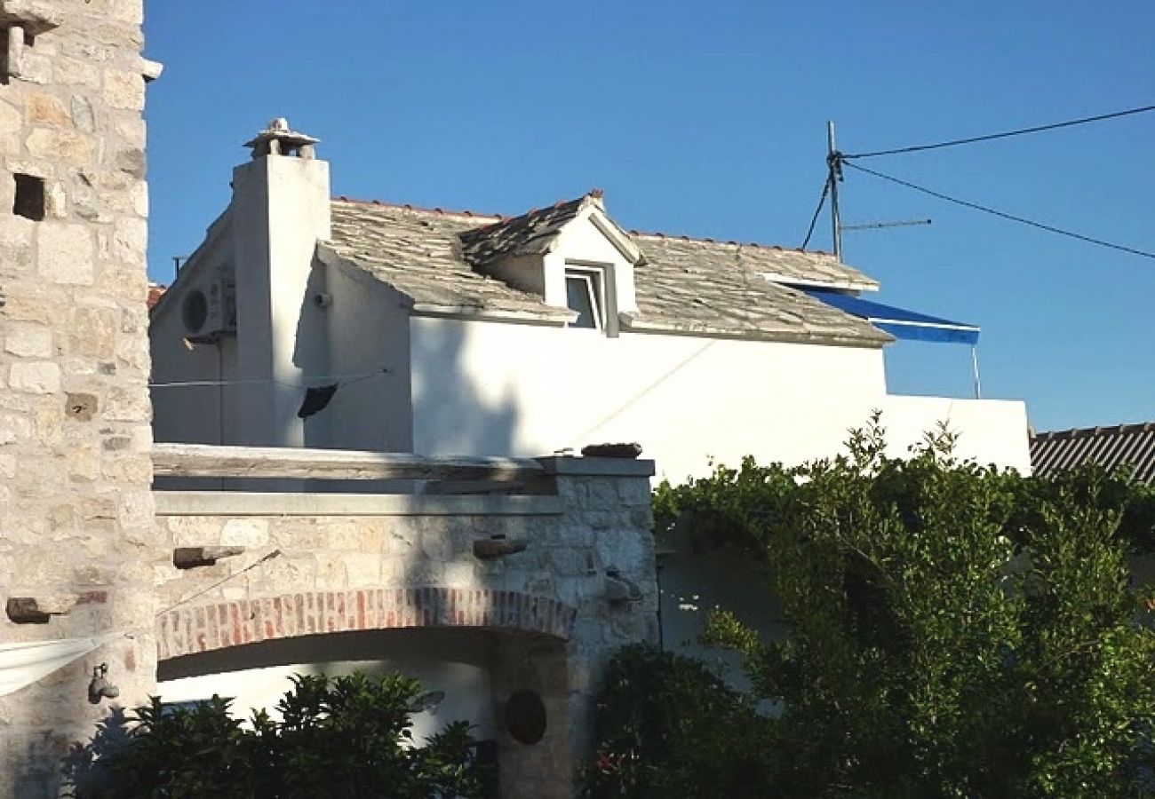 Maison à Pisak - Maison de vacances dans Pisak avec terrasse, Climatisation, WIFI, Machine à laver (95-1)