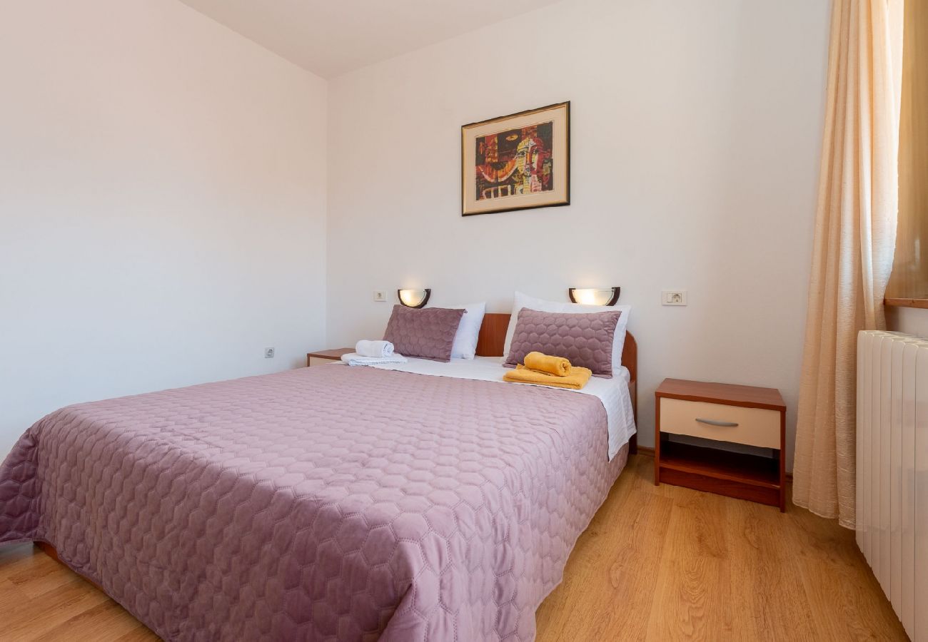 Chambres d'hôtes à Rovinj - Chambre dans Rovinj avec Balcon, Climatisation, WIFI (96-2)