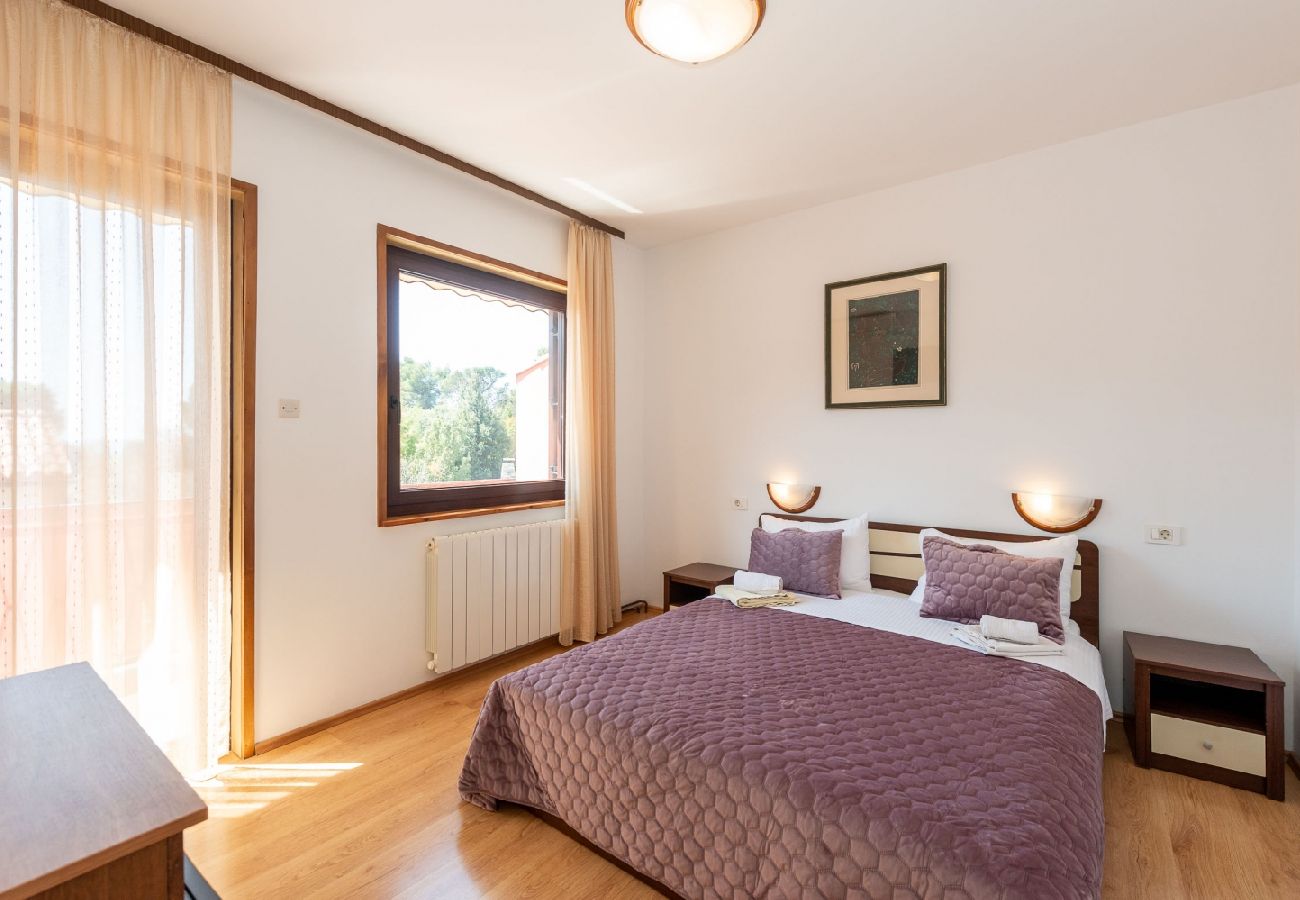 Chambres d'hôtes à Rovinj - Chambre dans Rovinj avec vue mer, Balcon, Climatisation, WIFI (96-3)