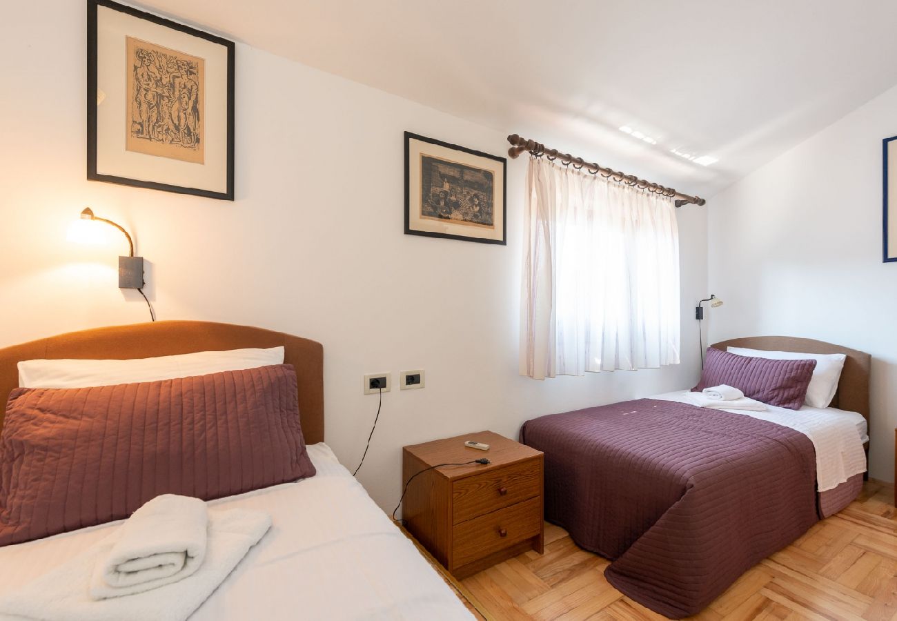 Appartement à Rovinj - Appartement dans Rovinj avec vue mer, terrasse, Climatisation, WIFI (96-5)