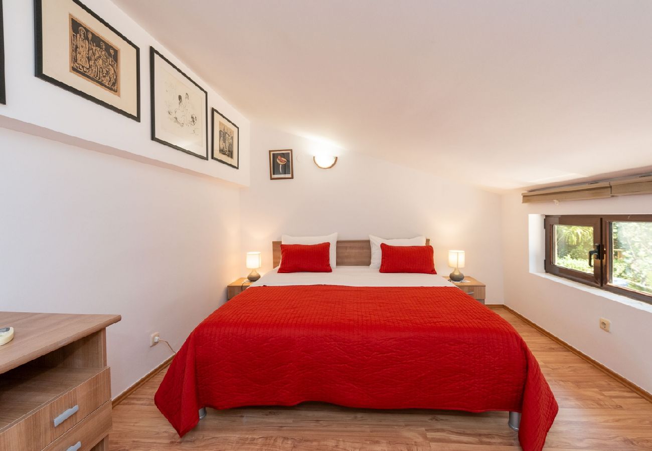 Appartement à Rovinj - Appartement dans Rovinj avec terrasse, Climatisation, WIFI, Machine à laver (96-6)