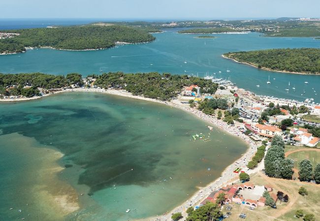 Appartement à Medulin - Appartement dans Medulin avec vue mer, Balcon, Climatisation, WIFI (5216-1) Appartement à Medulin - Appartement dans Medulin avec vue mer, Balcon, Climatisation, WIFI (5216-1)