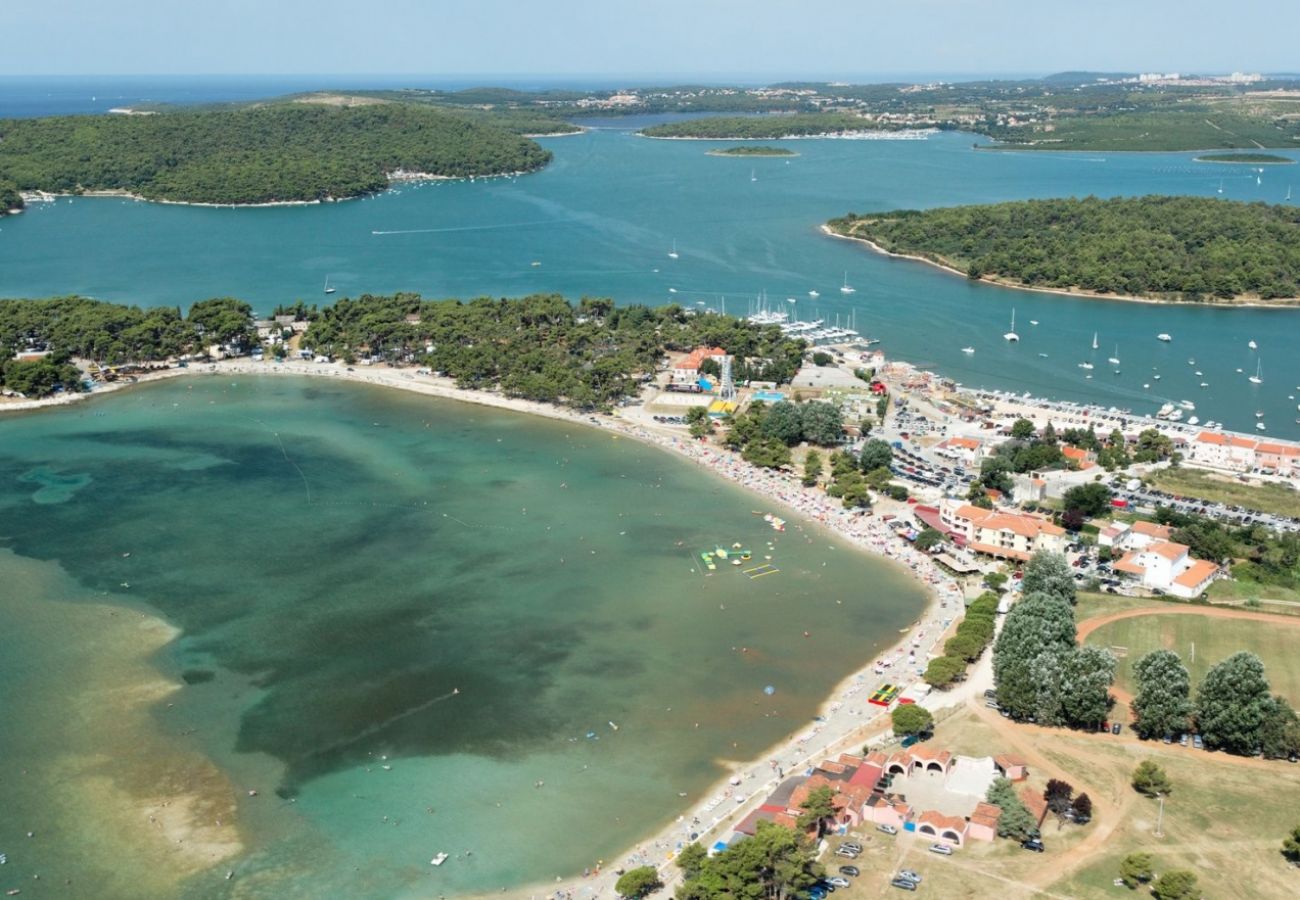 Appartement à Medulin - Appartement dans Medulin avec vue mer, Balcon, Climatisation, WIFI (5216-1)