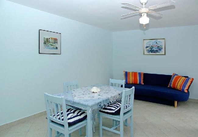Appartement à Vela Luka - Appartement dans Tri Porte (Potirna) avec vue mer, terrasse, Climatisation, WIFI (5208-2) Appartement à Vela Luka - Appartement dans Tri Porte (Potirna) avec vue mer, terrasse, Climatisation, WIFI (5208-2)
