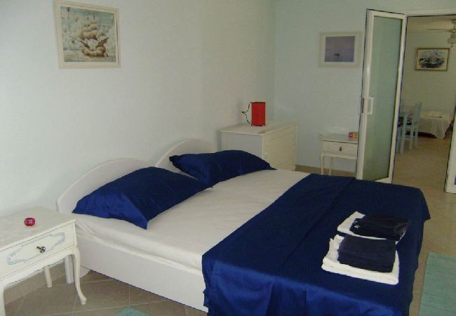 Appartement à Vela Luka - Appartement dans Tri Porte (Potirna) avec vue mer, terrasse, Climatisation, WIFI (5208-2) Appartement à Vela Luka - Appartement dans Tri Porte (Potirna) avec vue mer, terrasse, Climatisation, WIFI (5208-2)