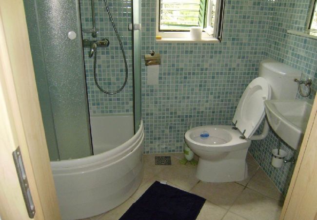 Appartement à Vela Luka - Appartement dans Tri Porte (Potirna) avec vue mer, terrasse, Climatisation, WIFI (5208-2) Appartement à Vela Luka - Appartement dans Tri Porte (Potirna) avec vue mer, terrasse, Climatisation, WIFI (5208-2)