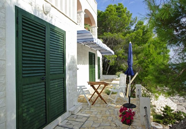 Appartement à Vela Luka - Appartement dans Tri Porte (Potirna) avec vue mer, terrasse, Climatisation, WIFI (5208-2) Appartement à Vela Luka - Appartement dans Tri Porte (Potirna) avec vue mer, terrasse, Climatisation, WIFI (5208-2)