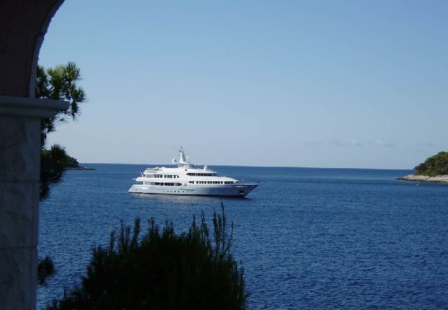 Appartement à Vela Luka - Appartement dans Tri Porte (Potirna) avec vue mer, terrasse, Climatisation, WIFI (5208-2) Appartement à Vela Luka - Appartement dans Tri Porte (Potirna) avec vue mer, terrasse, Climatisation, WIFI (5208-2)