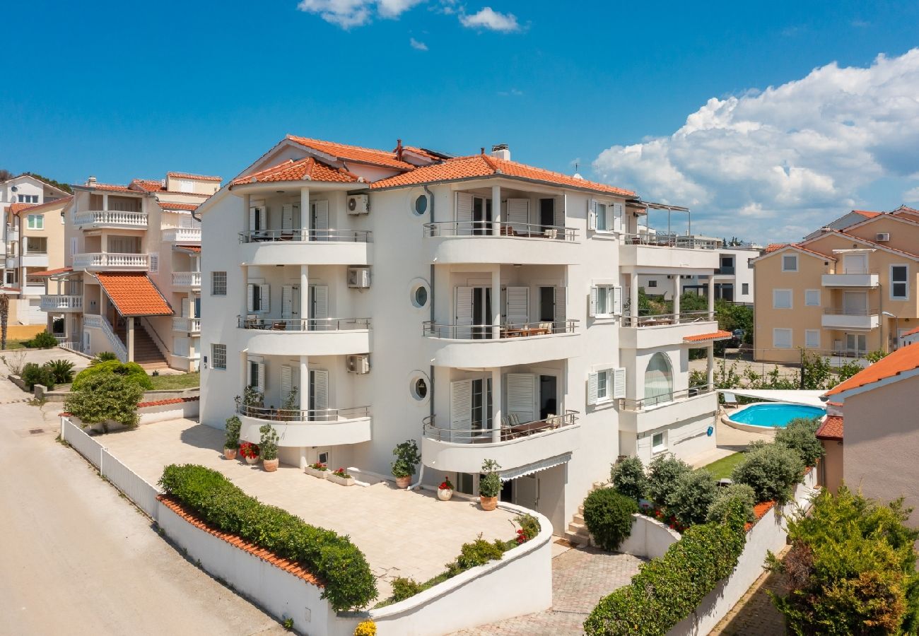 Appartement à Vodice - Appartement dans Vodice avec vue mer, terrasse, Climatisation, WIFI (94-1)