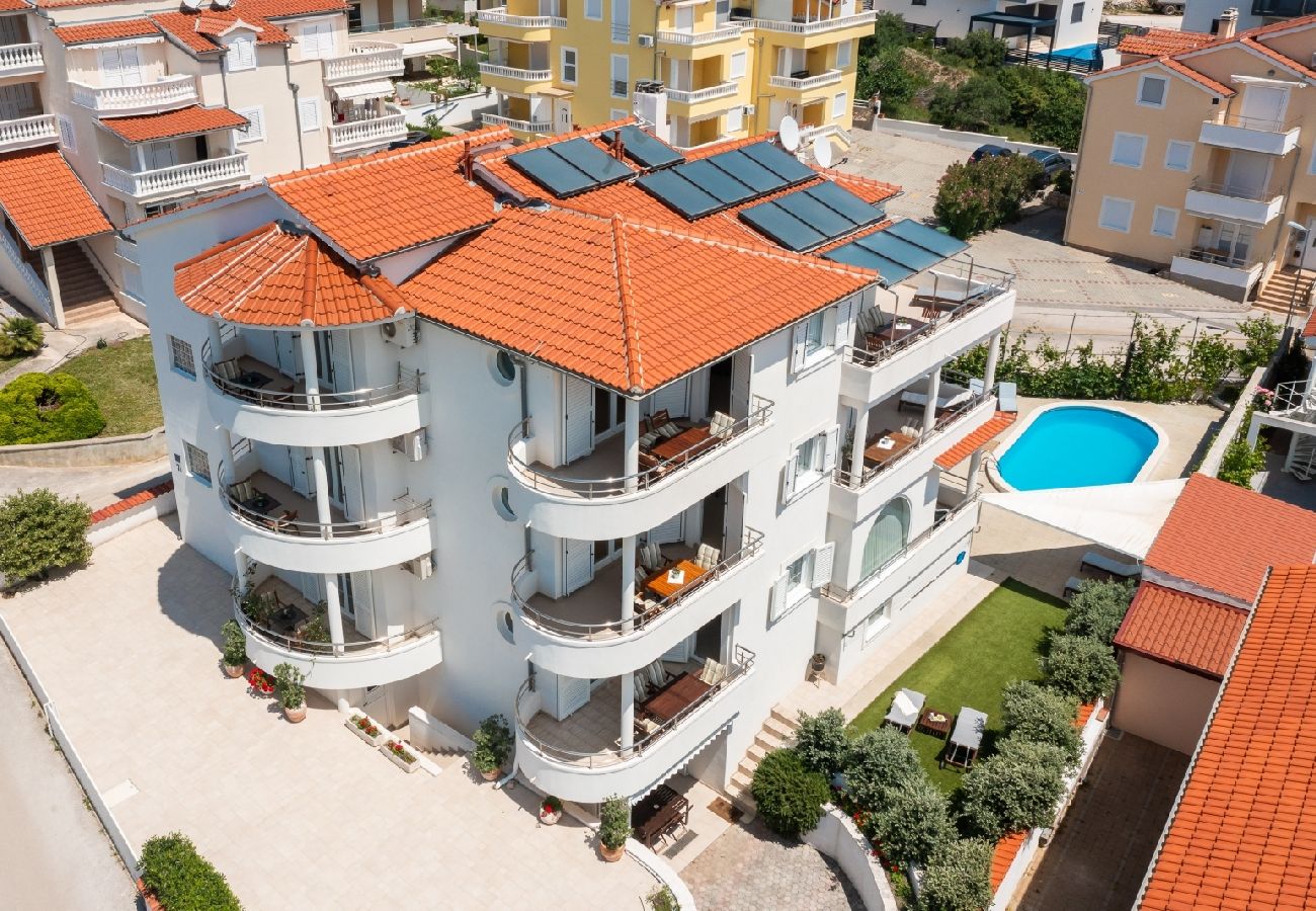 Appartement à Vodice - Appartement dans Vodice avec vue mer, terrasse, Climatisation, WIFI (94-1)