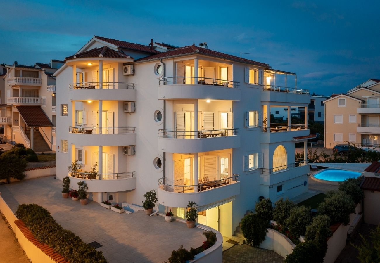 Appartement à Vodice - Appartement dans Vodice avec vue mer, terrasse, Climatisation, WIFI (94-1)