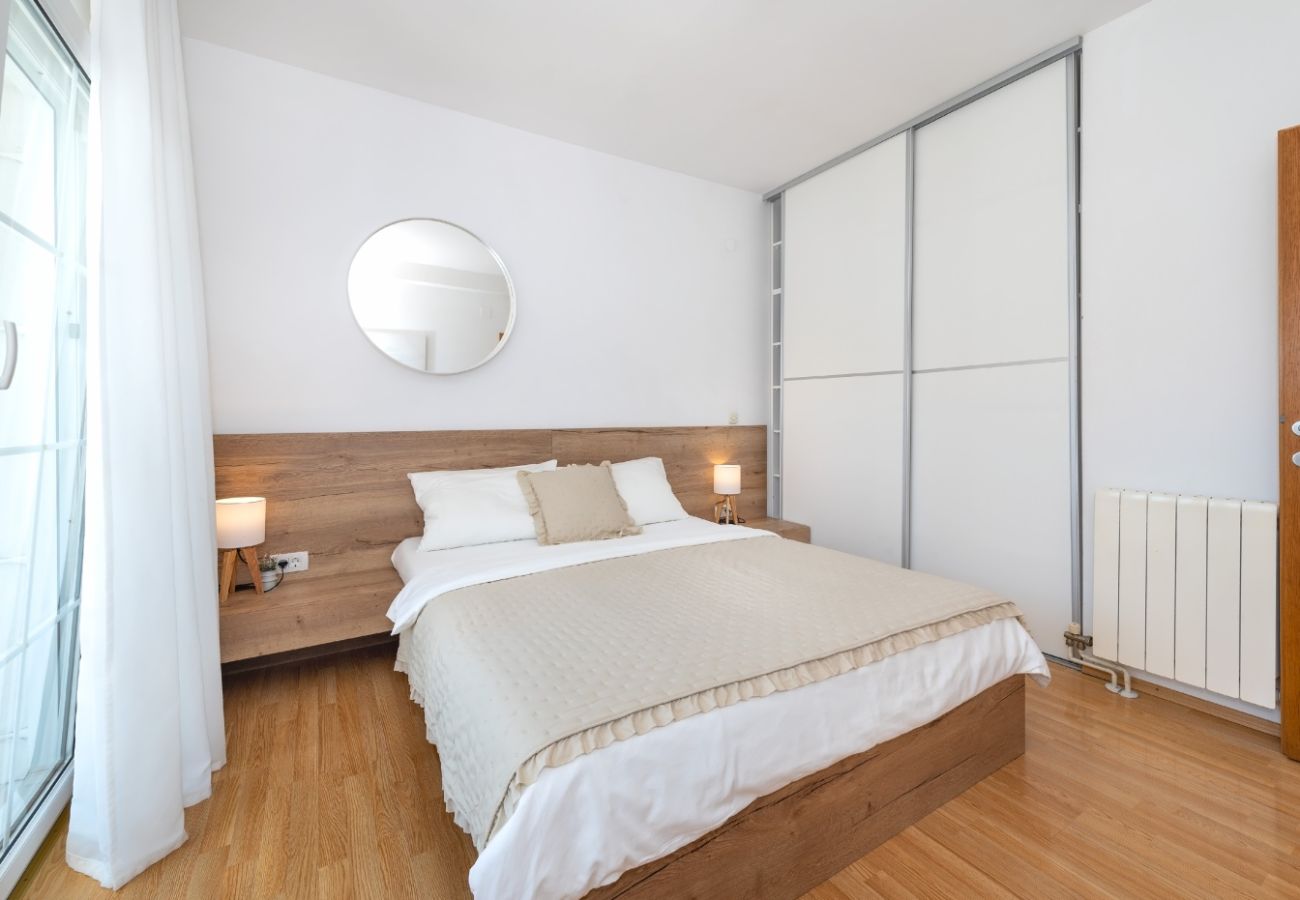 Appartement à Vodice - Appartement dans Vodice avec vue mer, terrasse, Climatisation, WIFI (94-1)