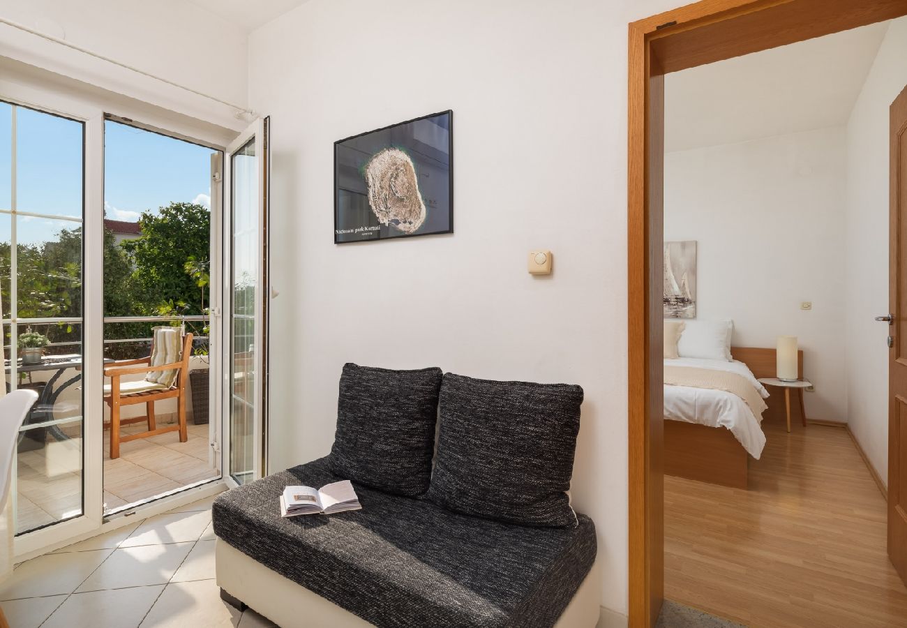 Appartement à Vodice - Appartement dans Vodice avec vue mer, terrasse, Climatisation, WIFI (94-2)