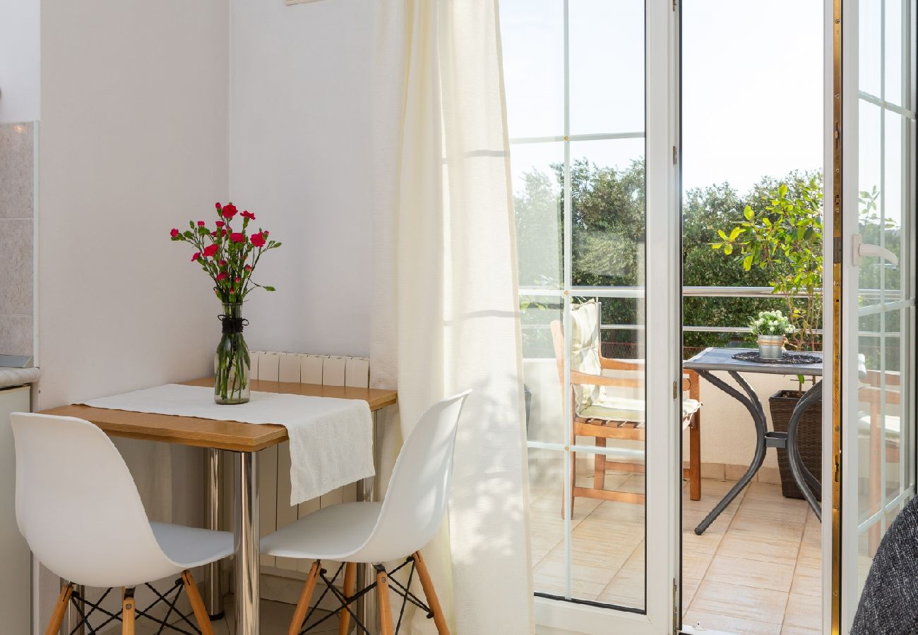 Appartement à Vodice - Appartement dans Vodice avec vue mer, terrasse, Climatisation, WIFI (94-2)