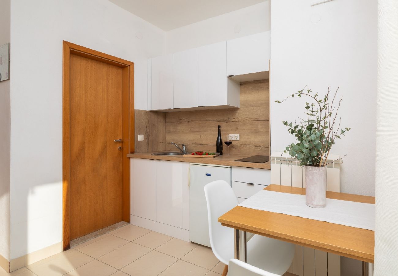 Appartement à Vodice - Appartement dans Vodice avec vue mer, terrasse, Climatisation, WIFI (94-3)