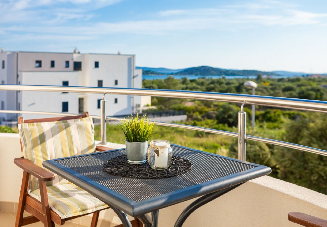 Appartement à Vodice - Appartement dans Vodice avec vue mer, terrasse, Climatisation, WIFI (94-3)