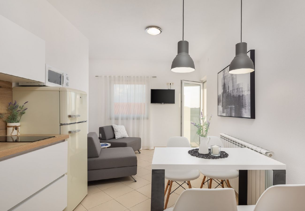 Appartement à Vodice - Appartement dans Vodice avec vue mer, terrasse, Climatisation, WIFI (94-4)