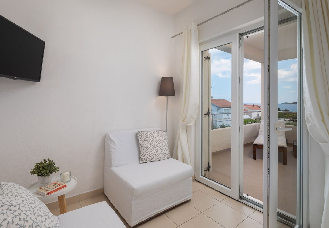 Appartement à Vodice - Appartement dans Vodice avec vue mer, terrasse, Climatisation, WIFI (94-5)