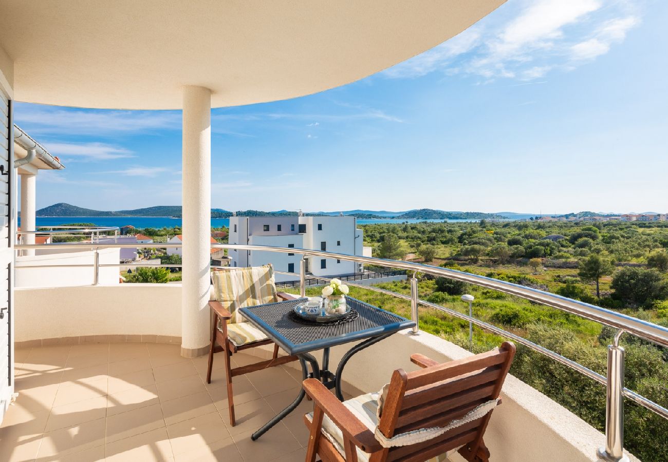 Appartement à Vodice - Appartement dans Vodice avec vue mer, terrasse, Climatisation, WIFI (94-7)