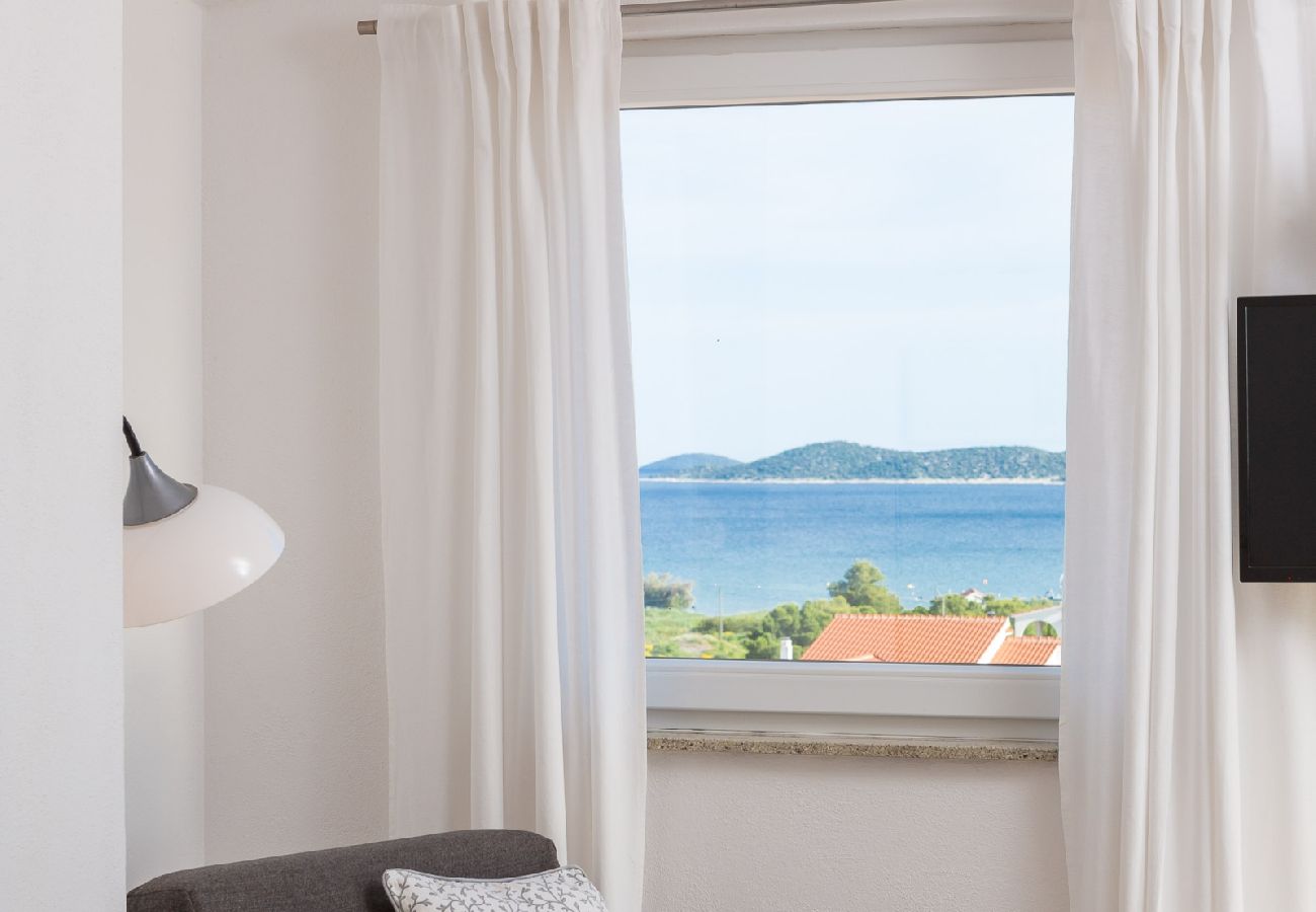 Appartement à Vodice - Appartement dans Vodice avec vue mer, terrasse, Climatisation, WIFI (94-8)