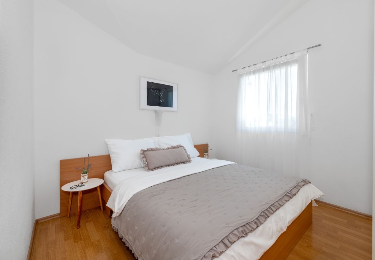 Appartement à Vodice - Appartement dans Vodice avec vue mer, terrasse, Climatisation, WIFI (94-9)