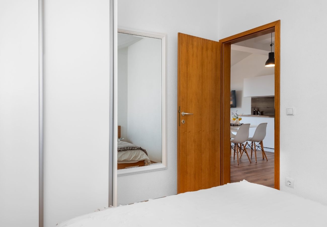 Appartement à Vodice - Appartement dans Vodice avec vue mer, terrasse, Climatisation, WIFI (94-9)