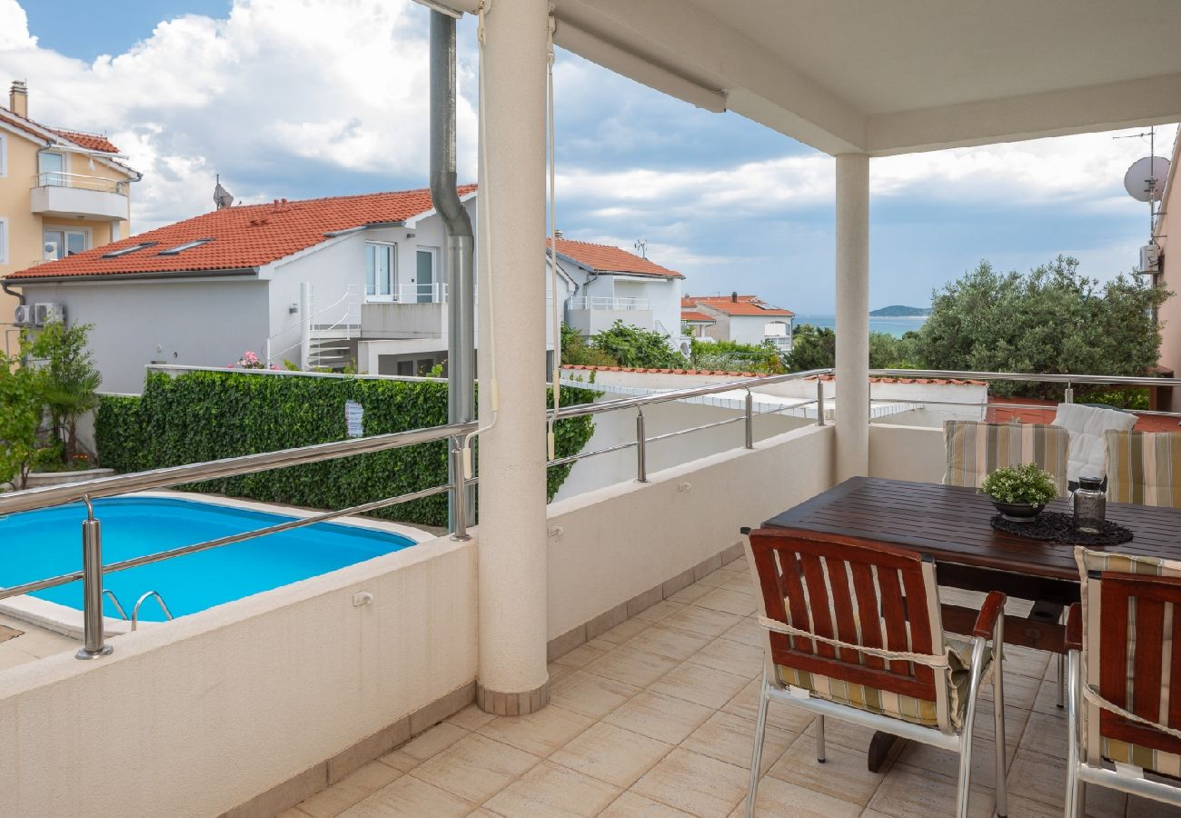 Appartement à Vodice - Appartement dans Vodice avec vue mer, terrasse, Climatisation, WIFI (94-11)