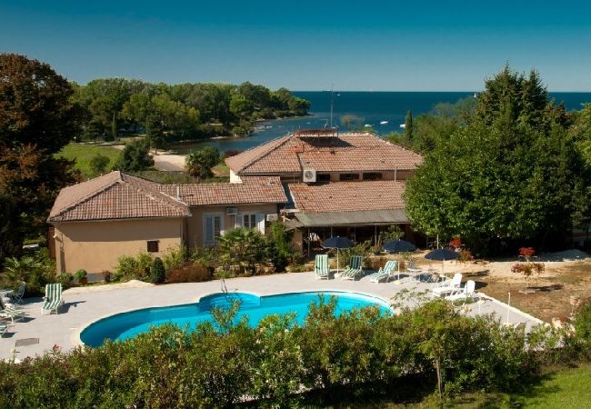 Appartement à Savudrija - Appartement dans Savudrija avec vue mer, terrasse, Climatisation, WIFI (123-3) Appartement à Savudrija - Appartement dans Savudrija avec vue mer, terrasse, Climatisation, WIFI (123-3)