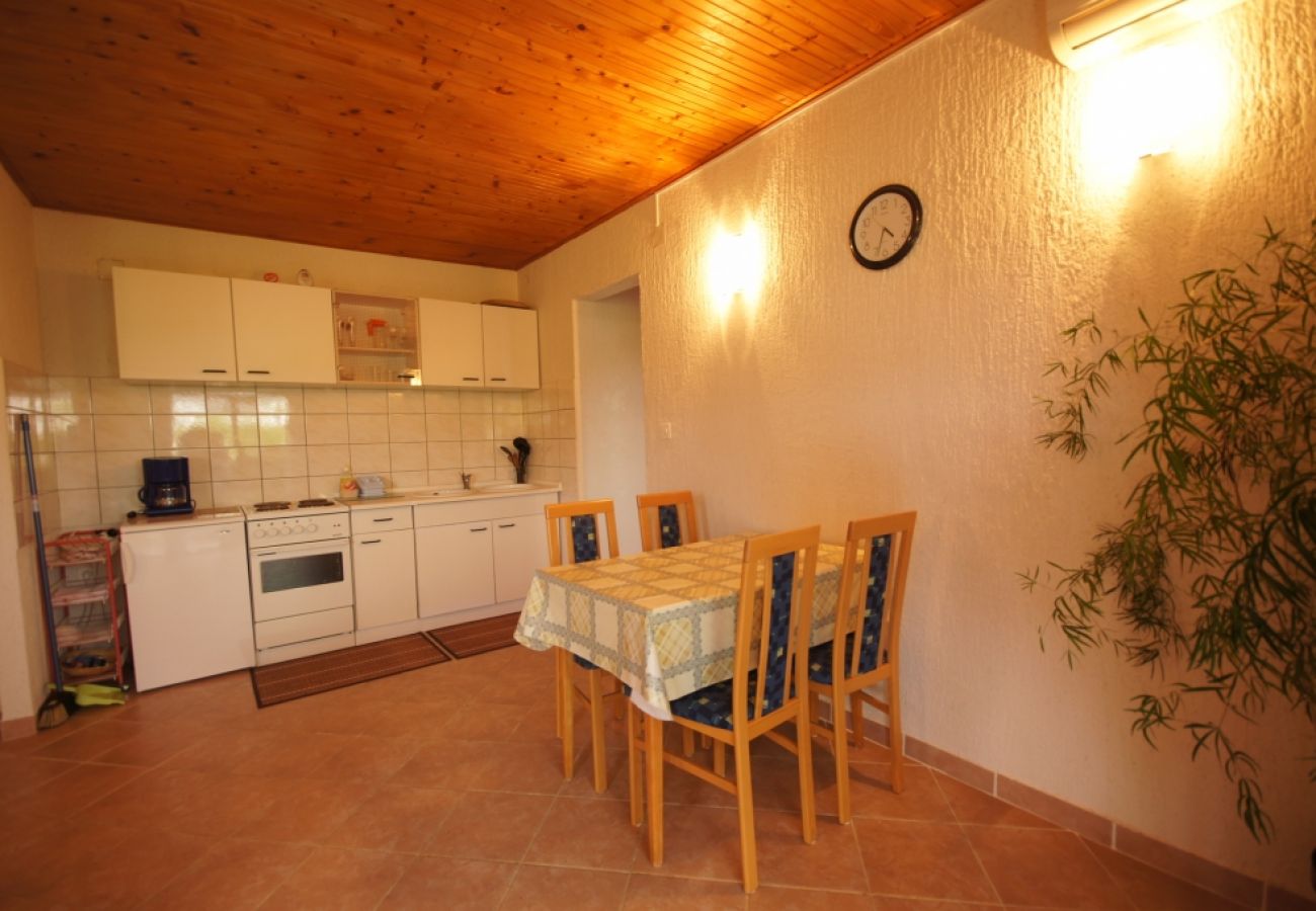 Appartement à Murter - Appartement dans Murter avec terrasse, Climatisation, WIFI, Machine à laver (125-1)