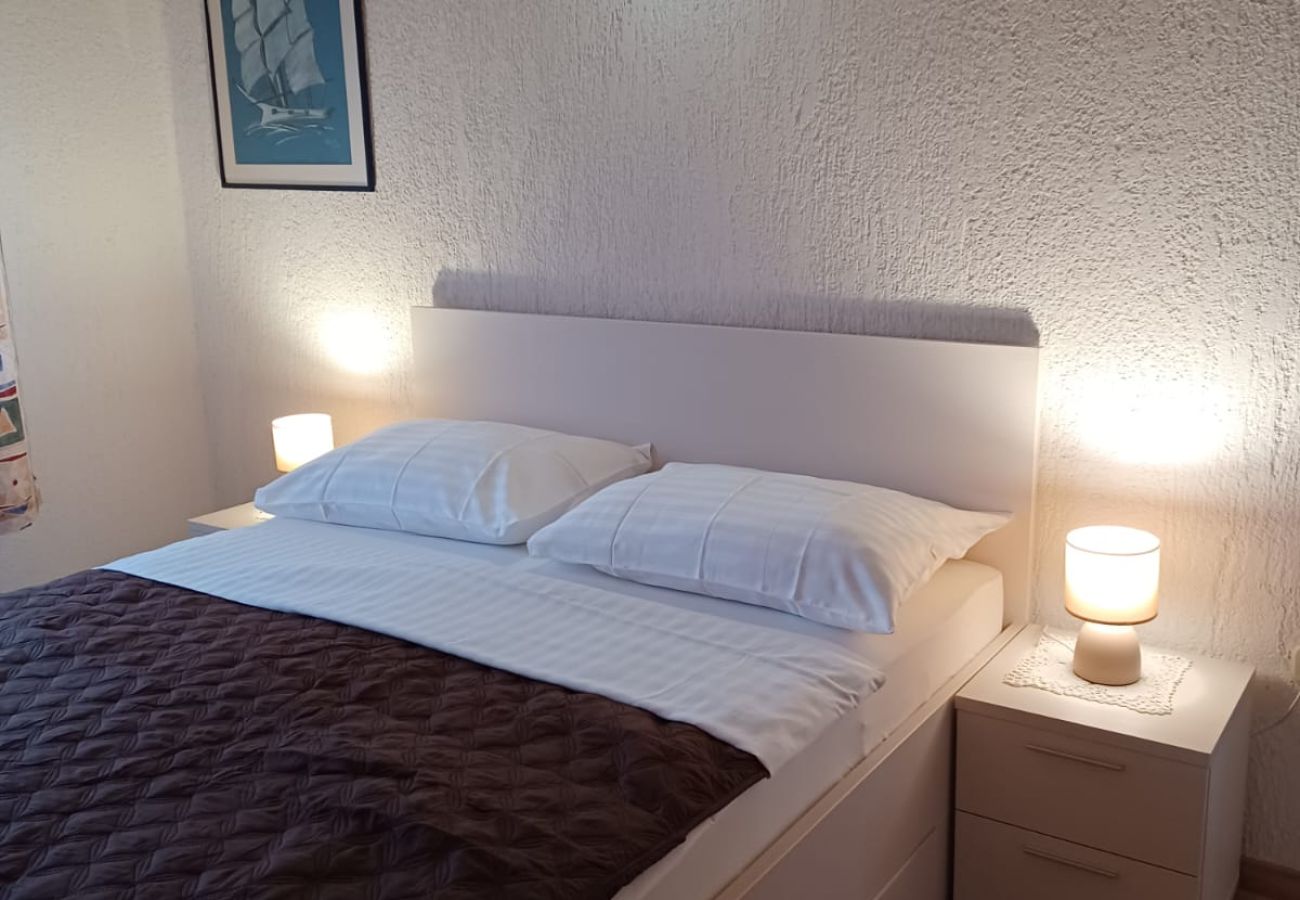 Appartement à Murter - Appartement dans Murter avec vue mer, terrasse, Climatisation, WIFI (125-2)