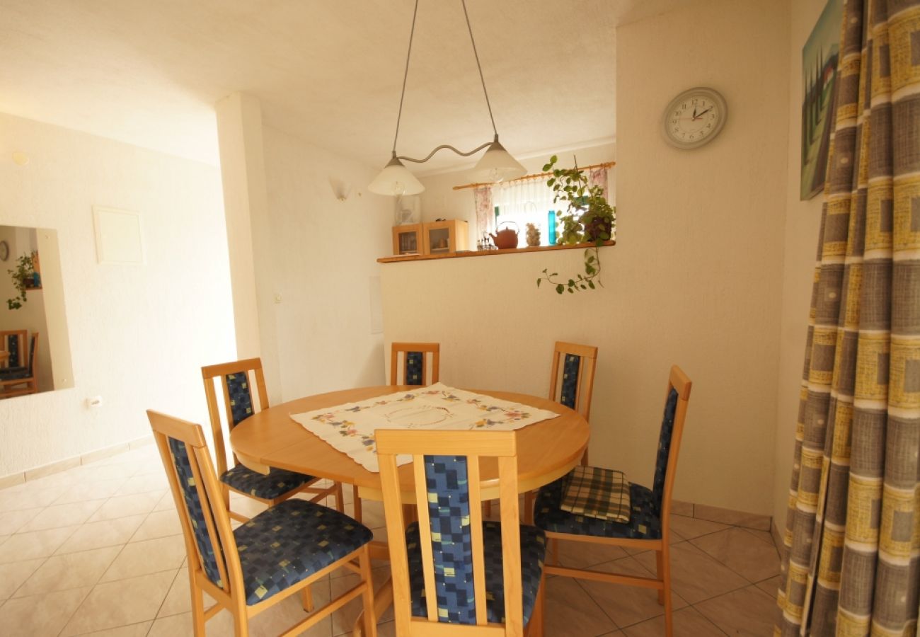 Appartement à Murter - Appartement dans Murter avec terrasse, Climatisation, WIFI, Machine à laver (125-3)