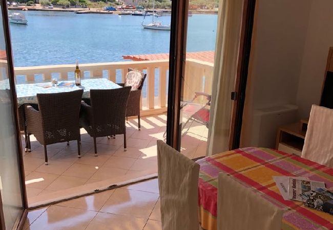 Appartement à Lumbarda - Appartement dans Lumbarda avec vue mer, terrasse, Climatisation, WIFI (128-1) Appartement à Lumbarda - Appartement dans Lumbarda avec vue mer, terrasse, Climatisation, WIFI (128-1)