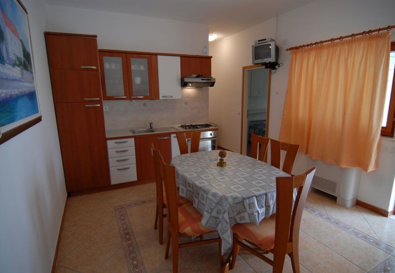 Maison à Lumbarda - Maison de vacances dans Lumbarda avec vue mer, terrasse, Climatisation, WIFI (128-4)