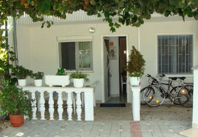 Appartement à Sukošan - Appartement dans Sukošan avec terrasse, Climatisation, WIFI (131-3) Appartement à Sukošan - Appartement dans Sukošan avec terrasse, Climatisation, WIFI (131-3)