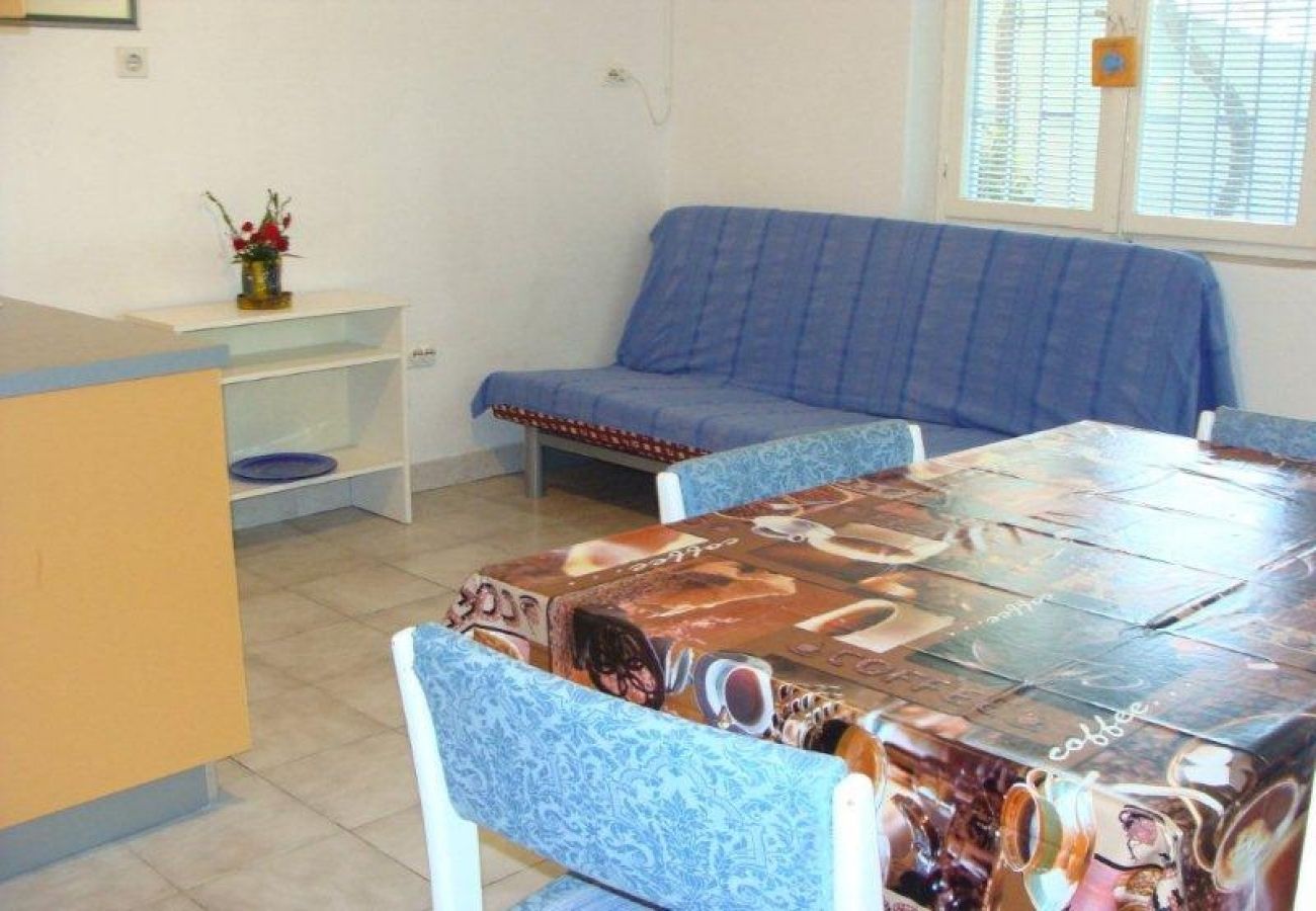 Appartement à Sukošan - Appartement dans Sukošan avec terrasse, Climatisation, WIFI (131-3)