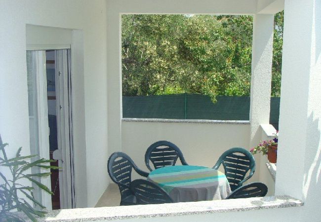 Appartement à Sukošan - Appartement dans Sukošan avec terrasse, Climatisation, WIFI (131-4) Appartement à Sukošan - Appartement dans Sukošan avec terrasse, Climatisation, WIFI (131-4)