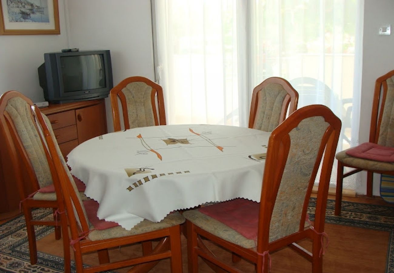 Appartement à Sukošan - Appartement dans Sukošan avec terrasse, Climatisation, WIFI (131-4)