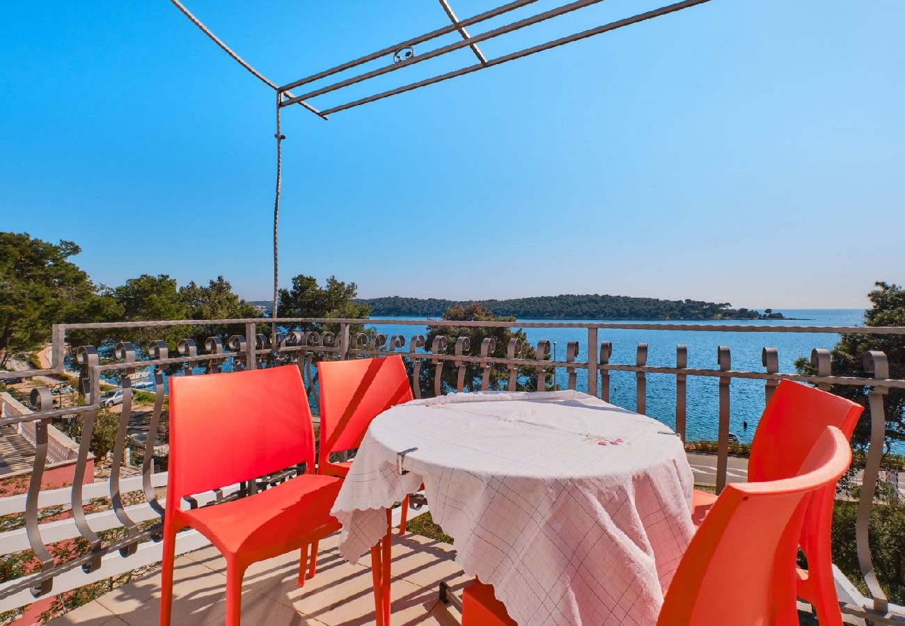 Appartement à Mali Lošinj - Appartement dans Mali Lošinj avec vue mer, terrasse, Climatisation, WIFI (137-2)