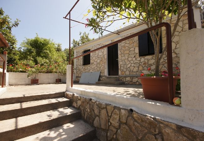 Maison à Vis - Maison de vacances dans Vis avec terrasse, Climatisation, Lave-vaisselle (139-3) Maison à Vis - Maison de vacances dans Vis avec terrasse, Climatisation, Lave-vaisselle (139-3)