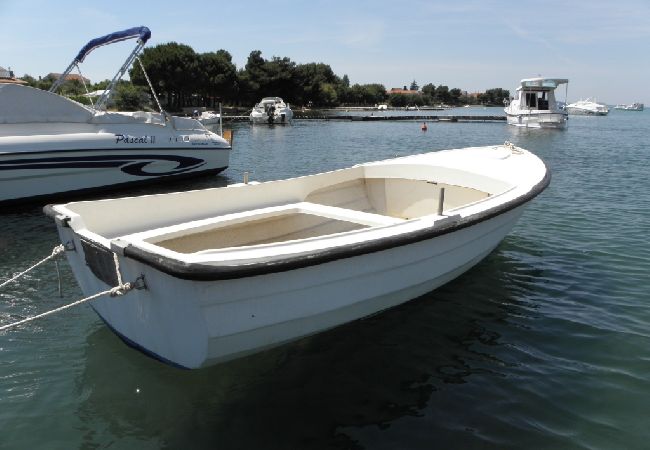 Studio à Sukošan - Appartement Studio dans Sukošan avec vue mer, Balcon, Climatisation, Machine à laver (151-1) Studio à Sukošan - Appartement Studio dans Sukošan avec vue mer, Balcon, Climatisation, Machine à laver (151-1)