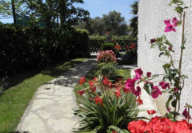 Studio à Sukošan - Appartement Studio dans Sukošan avec vue mer, Balcon, Climatisation, Machine à laver (151-1) Studio à Sukošan - Appartement Studio dans Sukošan avec vue mer, Balcon, Climatisation, Machine à laver (151-1)