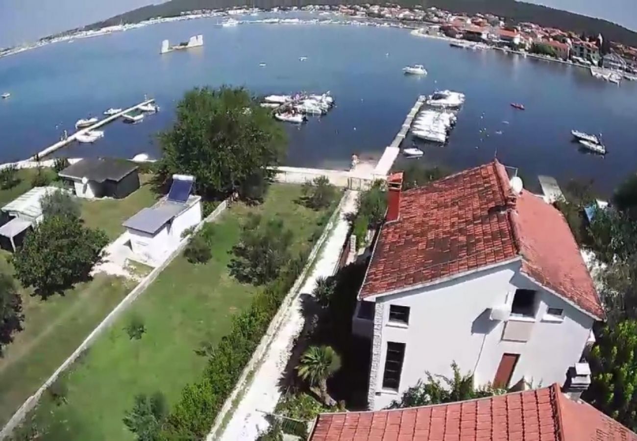 Studio à Sukošan - Appartement Studio dans Sukošan avec vue mer, Balcon, Climatisation, Machine à laver (151-1)